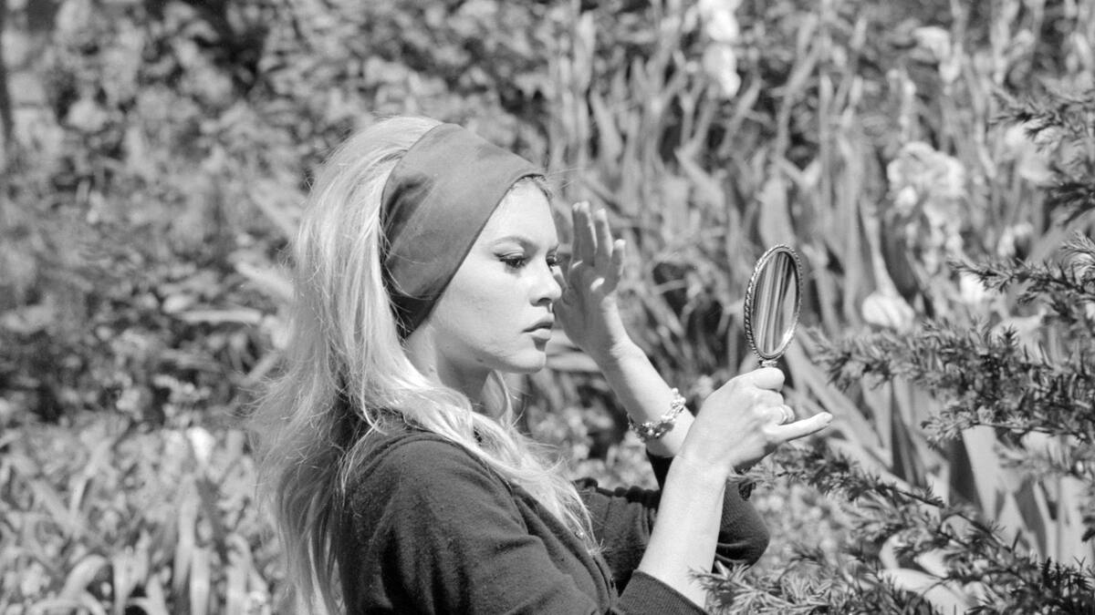 Francia debate cómo homenajear a Brigitte Bardot entre su legado y sus polémicas