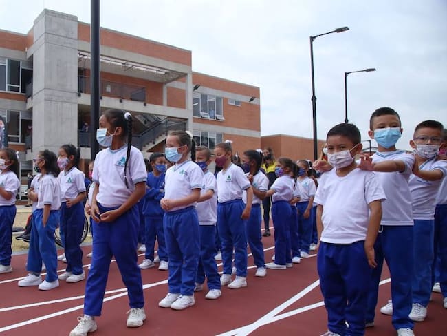 Niños en colegios de Bogotá. Foto: Colprensa.