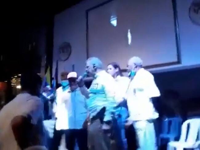 Federico Gutiérrez, rechazó las declaraciones que incitan a la violencia y le pidió a quienes apoyan su camino a la presidencia a hacerlo con respeto. Foto: Cortesía.