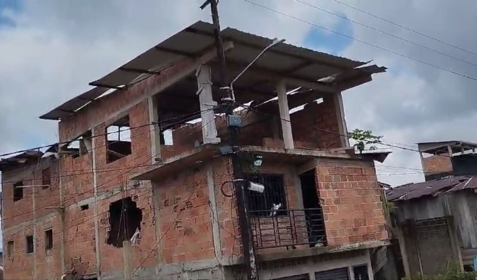 Ataque con explosivo en Timbiquí, Cauca, afectó más de 100 viviendas