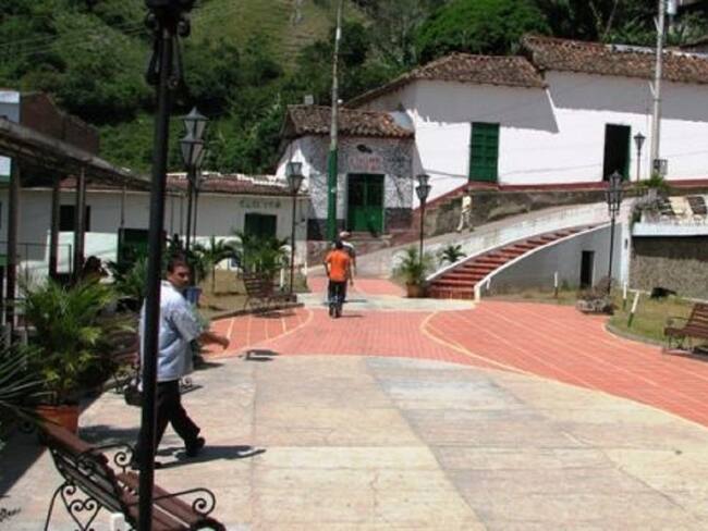 Acordonan parque de Hacarí por dos granadas de fragmentación - Colprensa