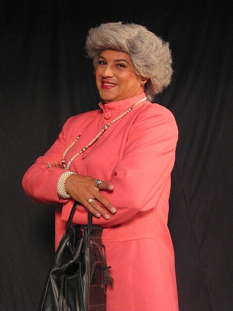 Cesar Corredor, ‘Barbarita’, le pidió matrimonio a su pareja en concierto del Charrito Negro. Foto: Colprensa