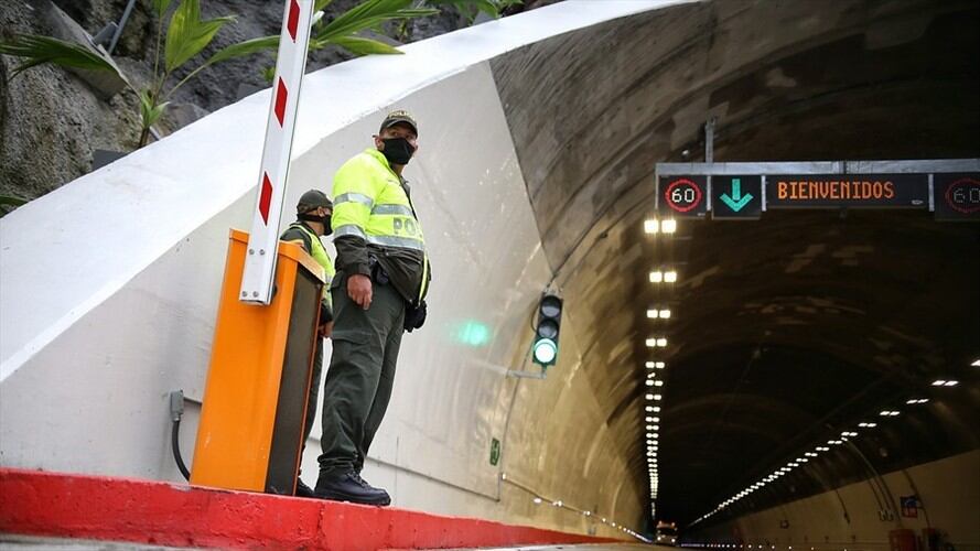 El Invías manifestó que las tarifas de peajes en La Línea se mantendrán por decisión del presidente Iván Duque. Foto: Colprensa - Sergio Acero