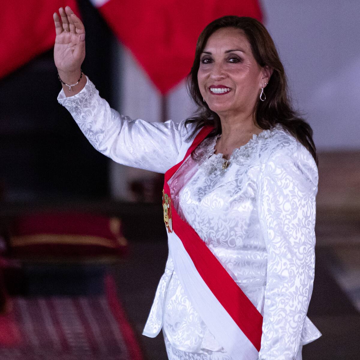 Presidenta del Perú visitará isla fronteriza reclamada por Petro para reafirmar soberanía