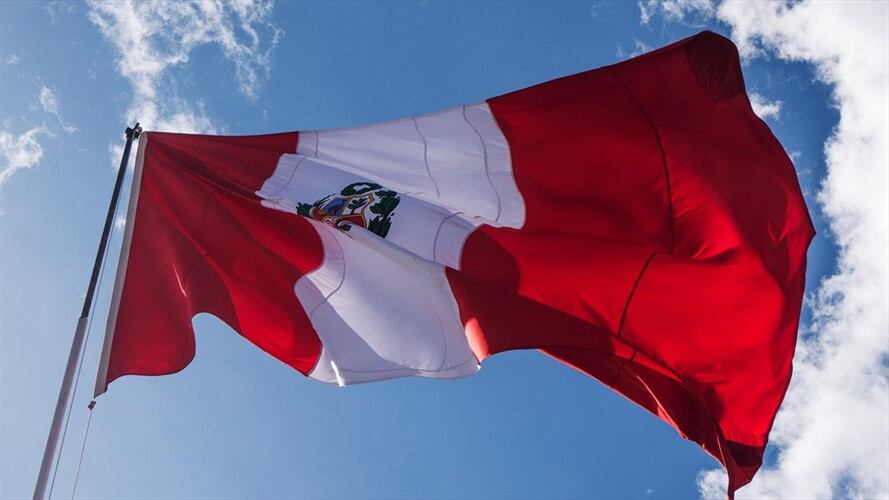 Bandera de la República del Perú . Foto: Getty Images / jopstock