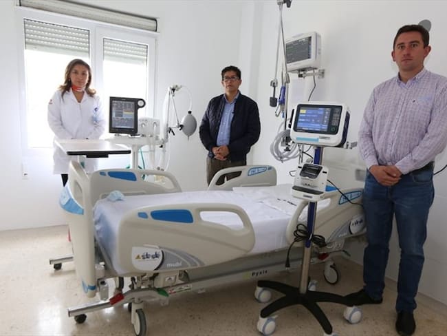 En Moniquirá también se puso en servicio 4 camas de cuidados intensivos y 10 camas hospitalarias adicionales.. Foto: Gobernación de Boyacá