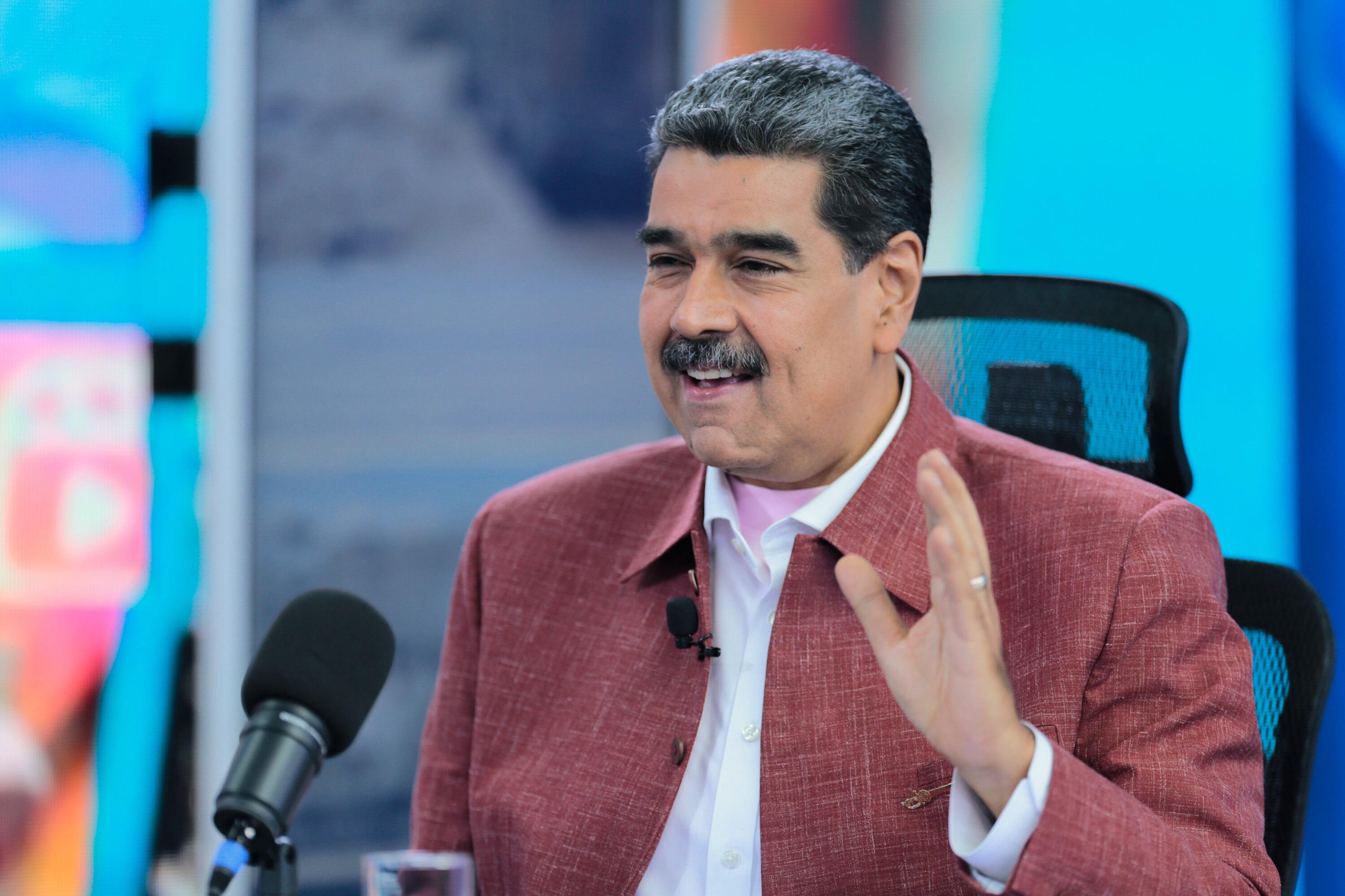 El presidente de Venezuela, Nicolás Maduro, en su programa semanal de televisión 'Con Maduro +' . EFE/ Palacio de Miraflores /SOLO USO EDITORIAL/ SOLO DISPONIBLE PARA ILUSTRAR LA NOTICIA QUE ACOMPAÑA (CRÉDITO OBLIGATORIO)