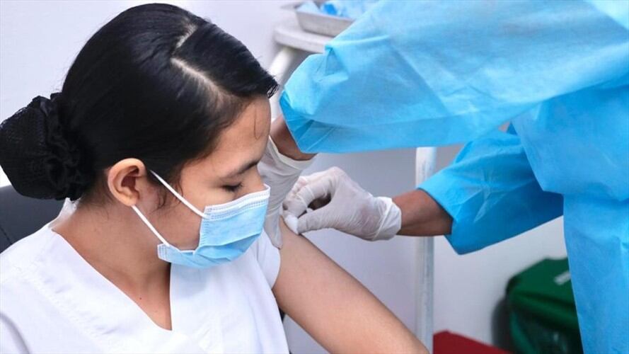 Durante este sábado las IPS esperan vacunar a 258 trabajadores de la salud, que conforman la población restante.. Foto: Cortesía Alcaldía de Santa Marta