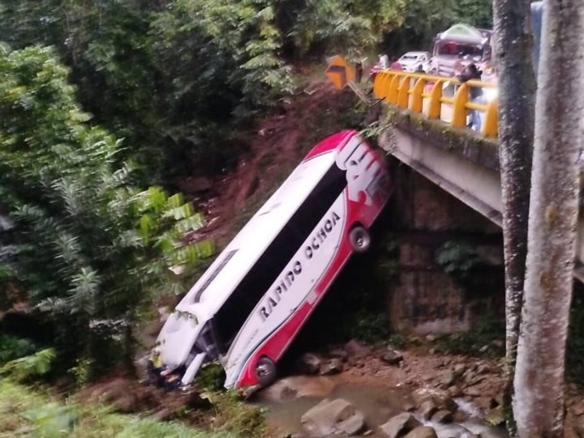 Los hemos atendido: Rápido Ochoa responde a hermana de víctima del accidente en vía Bogotá-Medellín