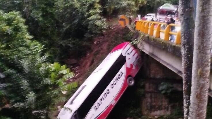Las hipótesis sobre el accidente de bus en la autopista Medellín-Bogotá