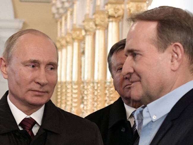 Presidente de Rusia Vladimir Putin y político ucraniano Viktor Medvedchuk (Photo by Alexey NIKOLSKY / SPUTNIK / AFP) (Photo by ALEXEY NIKOLSKY/SPUTNIK/AFP via Getty Images)