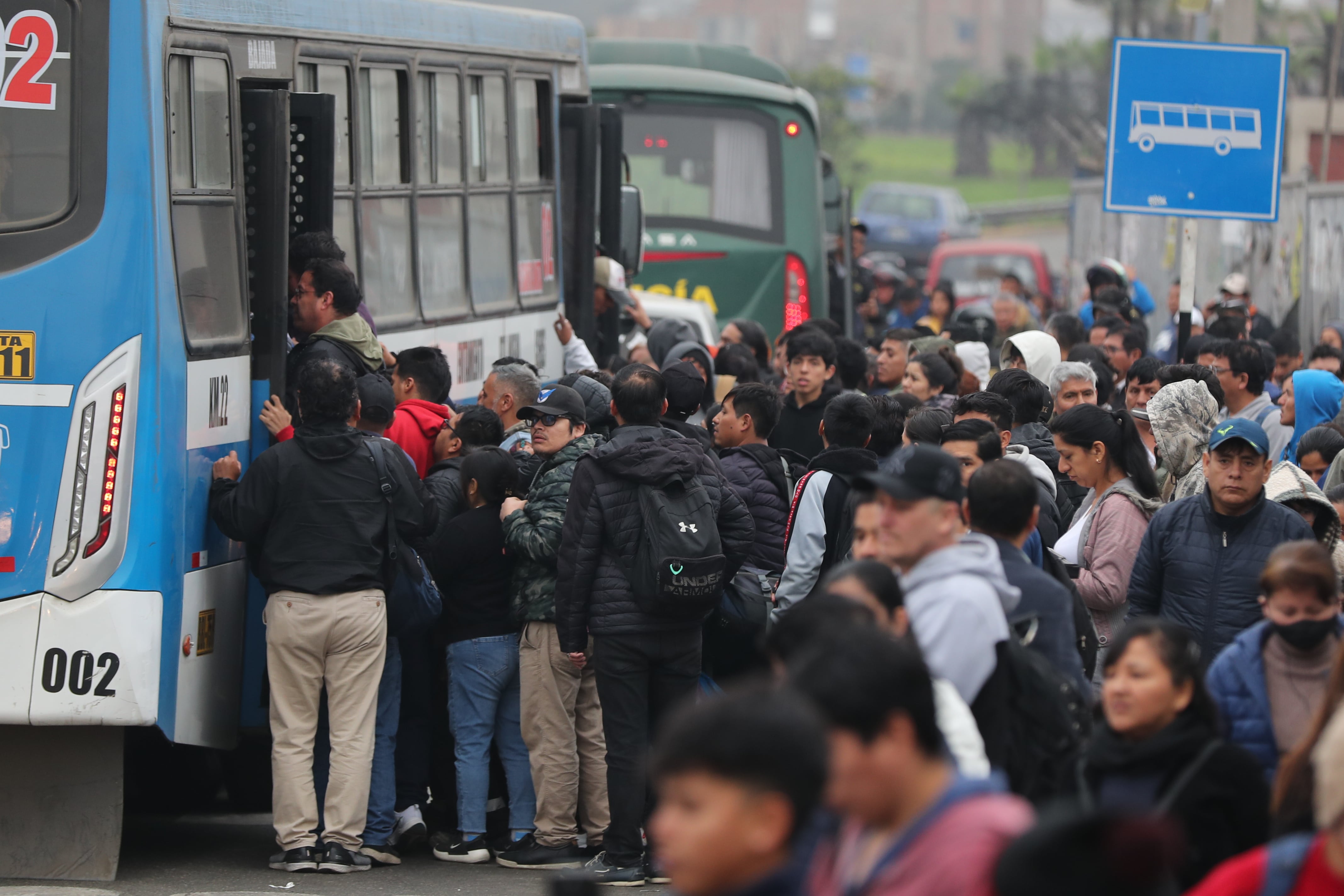 Paralización del transporte público en Lima. I Foto: EFE/ Paolo Aguilar.