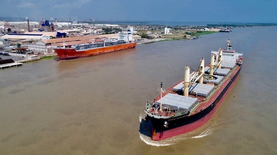 A través del puerto de Barranquilla ingresan la mayoría de insumos de primera necesidad y materiales para la construcción. Foto: Colprensa