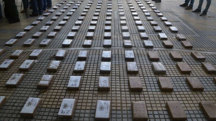 Hallan 170 kilos de droga enterrada en playa de Santa Marta. Foto: Cortesía Seguimiento.co