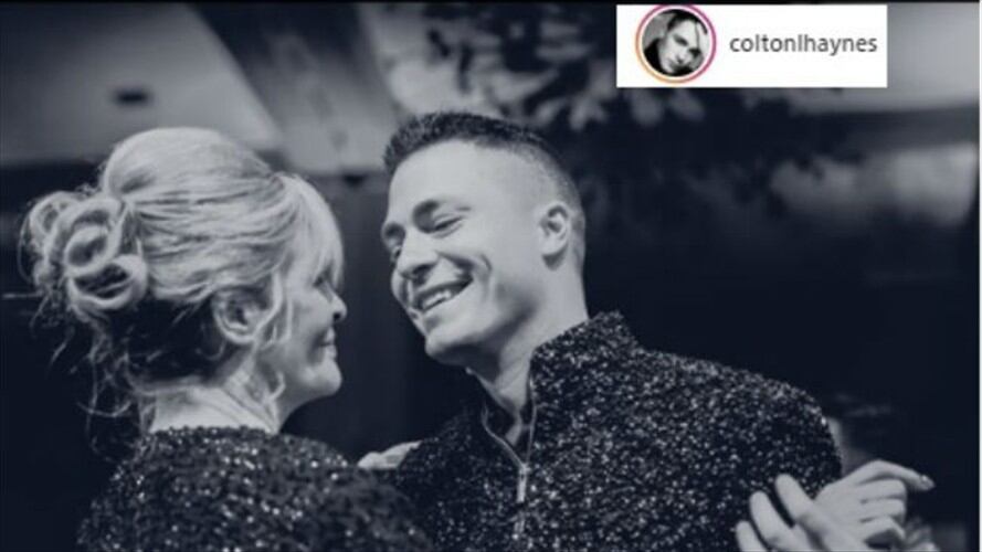 Colton Haynes se despide de su madre. Foto: Bang Media