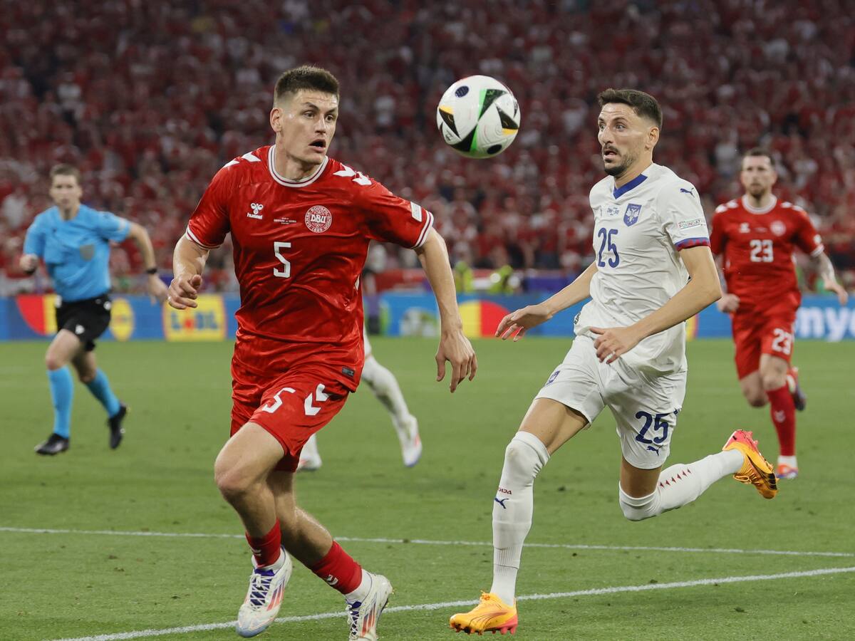 Dinamarca clasificó a octavos de final tras empatar 0-0 ante Serbia en la Eurocopa