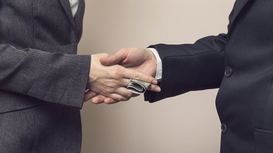 Se trata de dos mandatarios del Chocó, uno de Córdoba y uno de Cundinamarca, por presuntas irregularidades en adjudicación de contratos por más de $3.700 millones. Foto: Getty Images