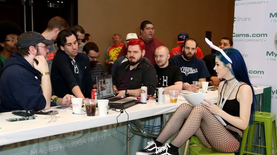 Modelos Webcam también deberán pagar impuestos en Colombia. Foto: Getty Images