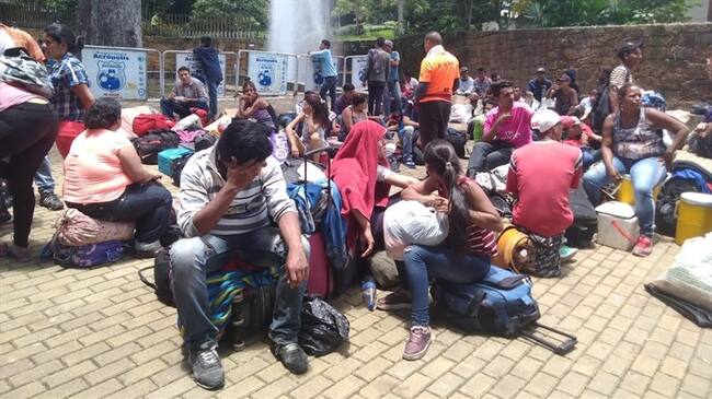 Una camioneta gris estaría recogiendo mujeres en el Parque del Agua para ser llevadas a ejercer la prostitución. Foto: Kendy Jaimes (Cortesía)