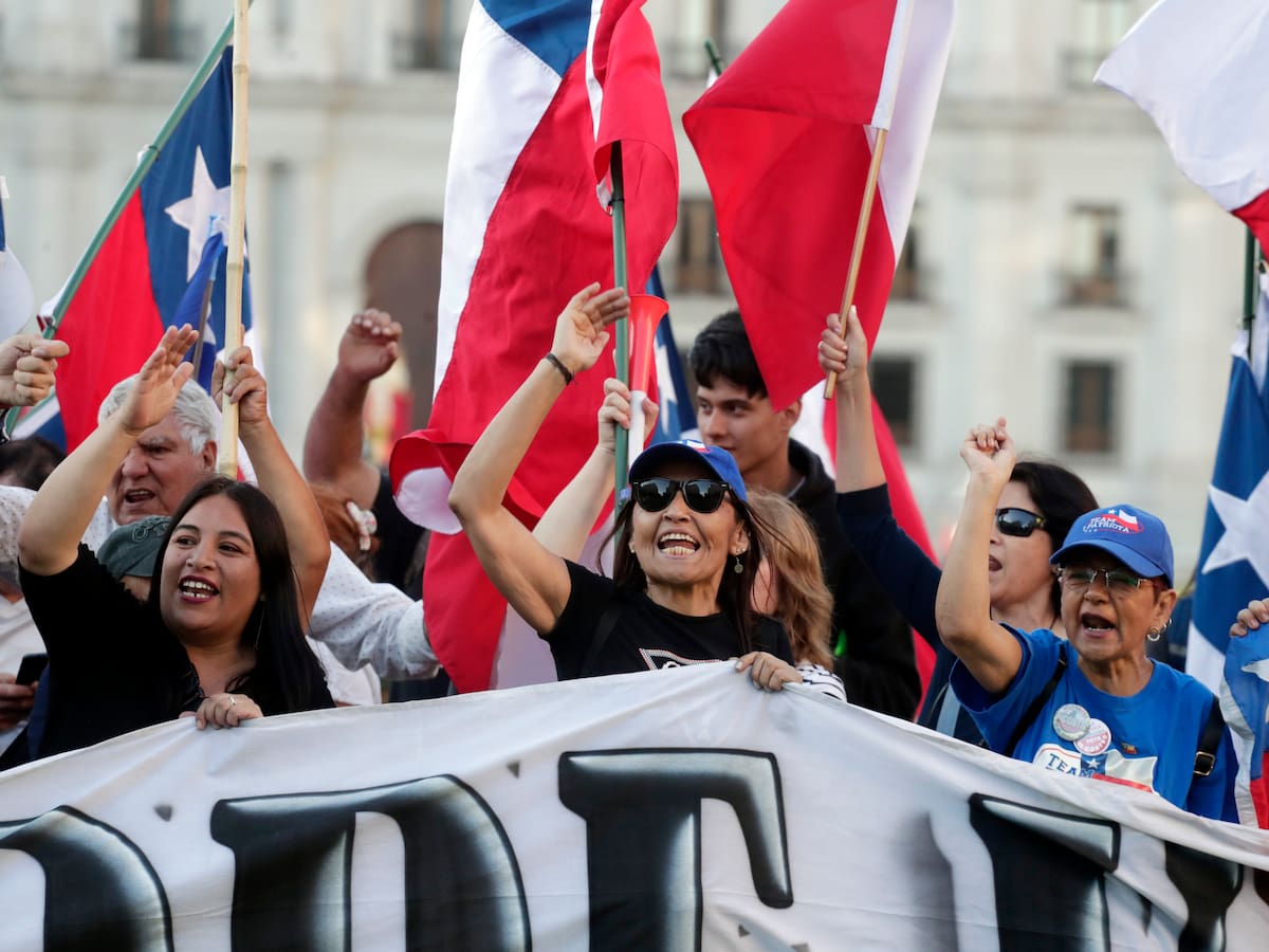 Más del 55 % de los chilenos rechazan la propuesta de una Constitución conservadora
