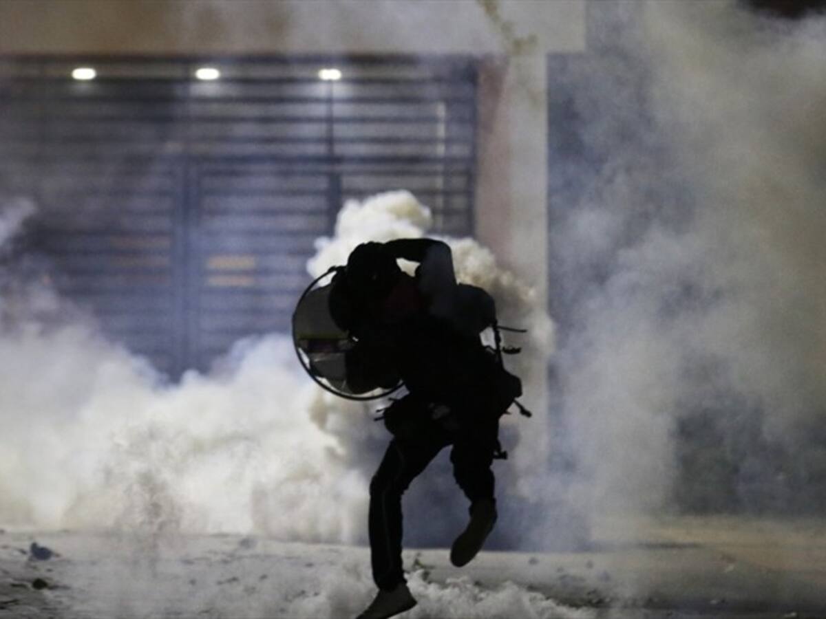 Denuncian nexos entre grupos criminales y la primera línea en Medellín