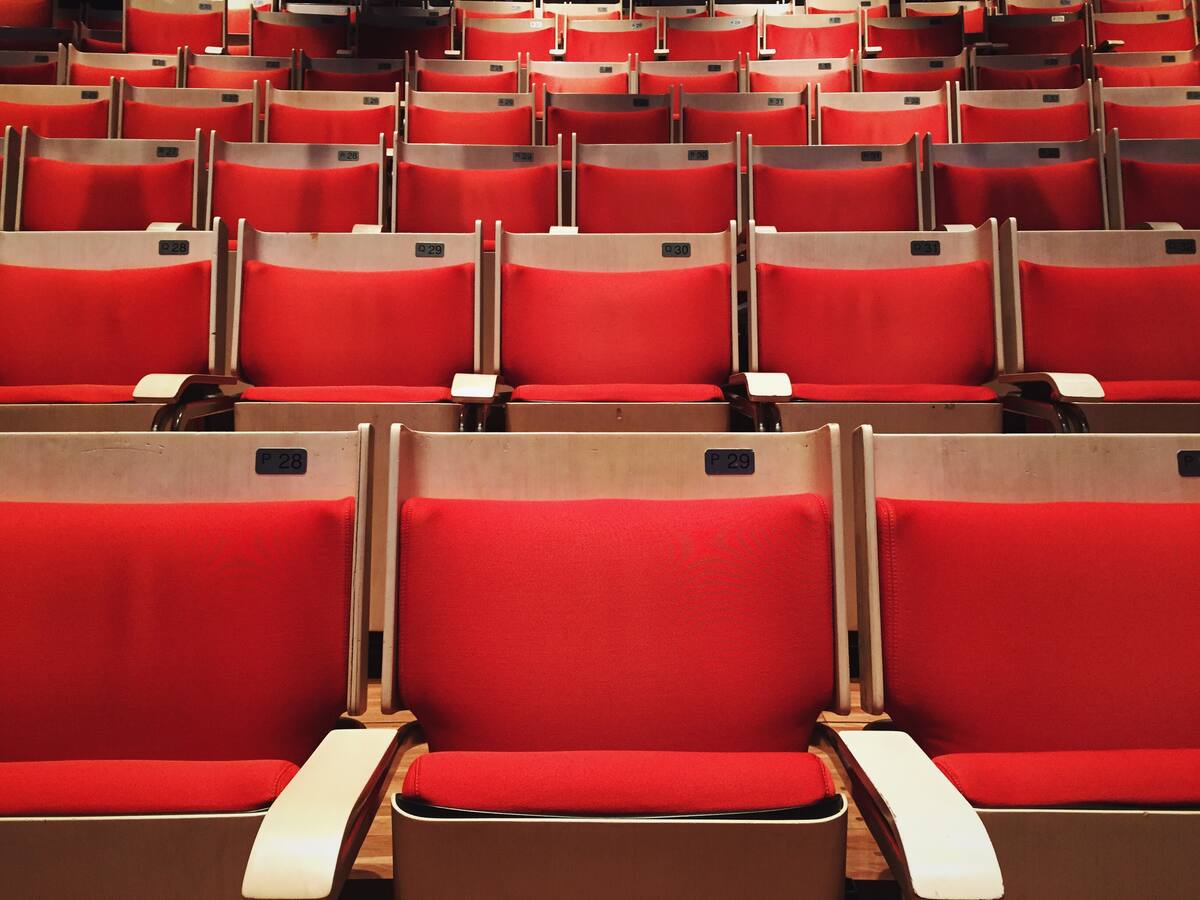 Censuran obra de teatro en España porque cuatro hombres salen en calzoncillos