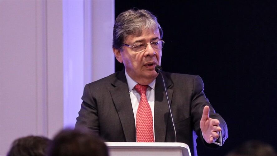 Tras una reunión entre el canciller Carlos Holmes Trujillo y su homólogo japonés, Taro Kono, se firmó un acuerdo para evitar la doble tributación entre los dos países. Foto: Colprensa