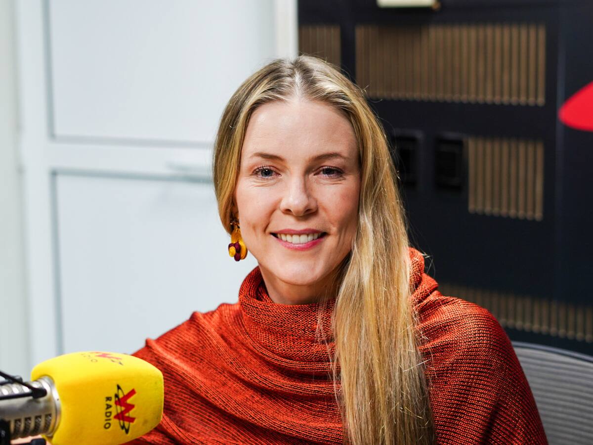 Katie James presenta ‘Don Aurelio’, su nuevo sencillo de cumbia inspirado en su madre