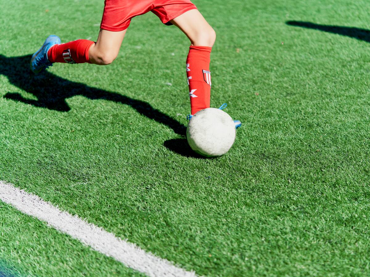 Joven colombiano en coma tras brutal agresión en partido de fútbol en México