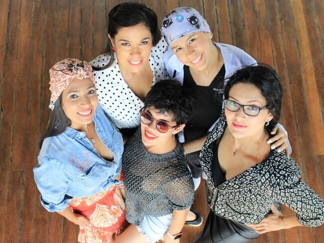 Colectivo de mujeres caleñas enseñan a bailar tango en la ciudad de la salsa