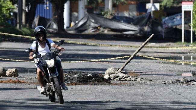 La Cámara Colombiana de la Construcción informó que los bloqueos están violentando el derecho al trabajo de miles de ciudadanos en Colombia. Foto: Getty Images / GABRIEL APONTE