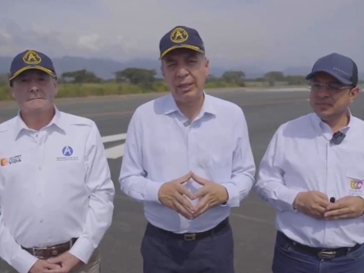 MinTransporte firma convenio por $377.000 millones para construir seis aeropuertos