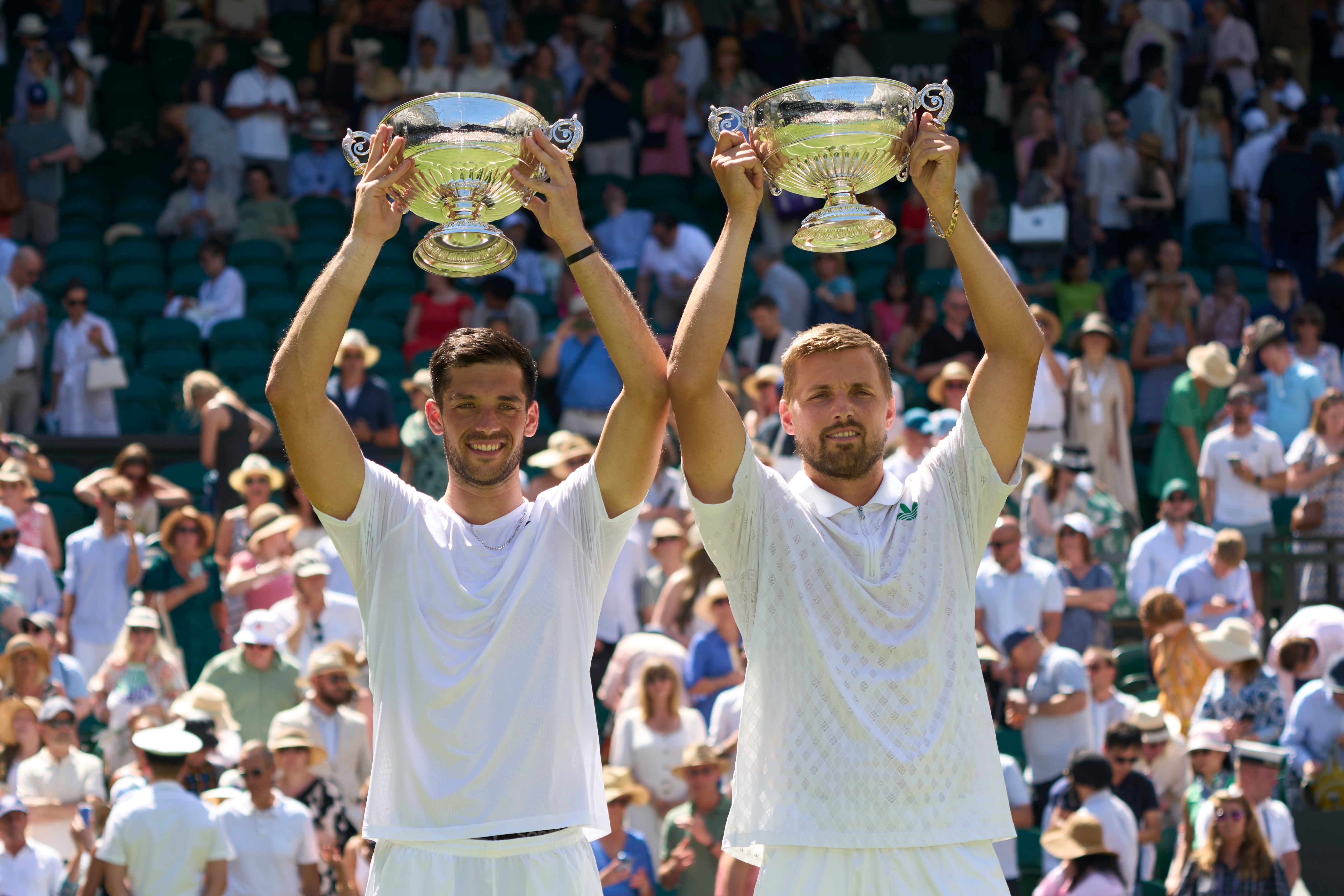 Julian Cash y Lloyd Glasspool, campeones del torneo de dobles de Wimbledon. Foto: Peter van den Berg/ISI Photos/ISI Photos via Getty Images.