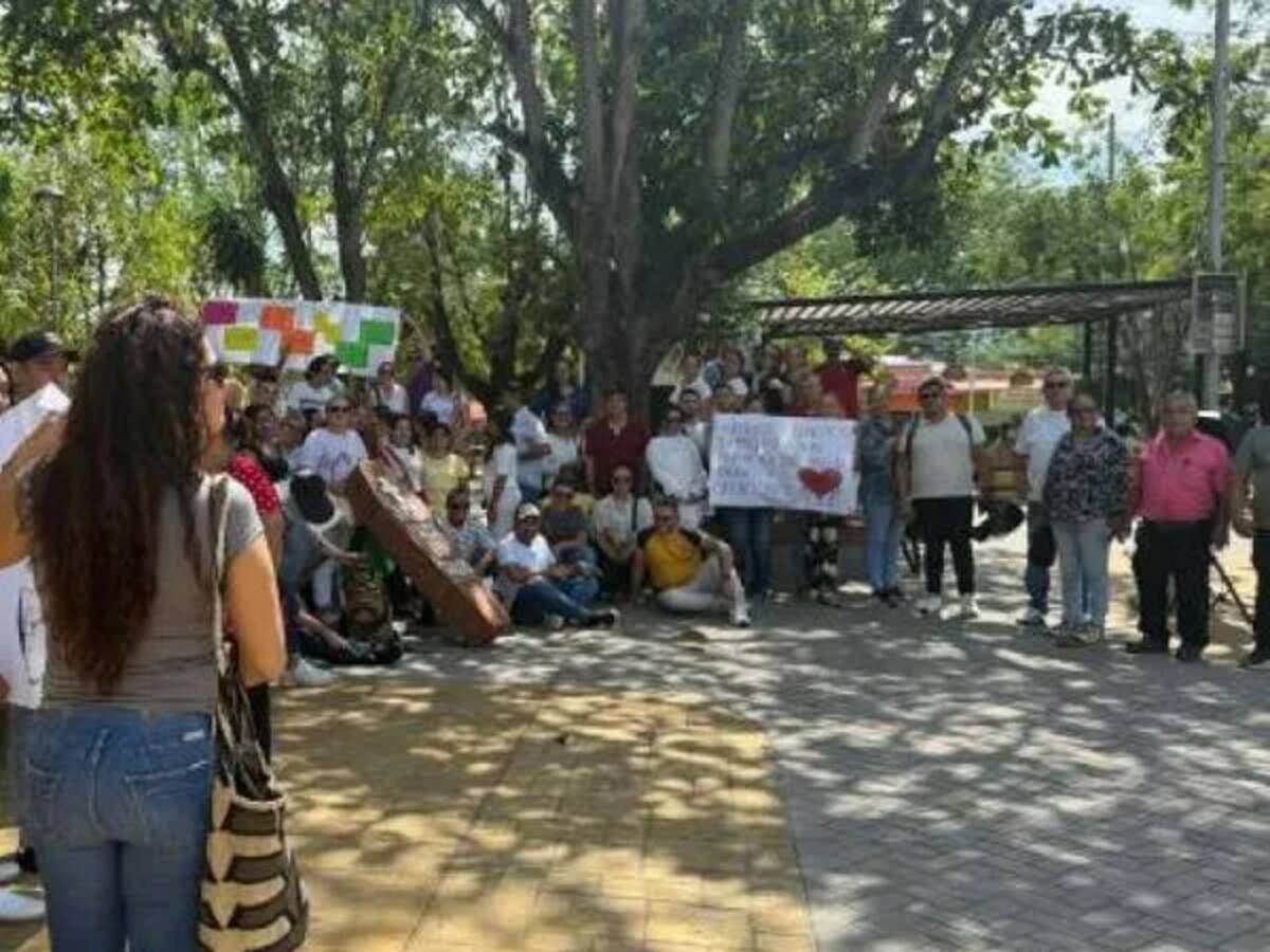 Maestros en La Dorada, Caldas, anuncian un cese de actividades por falta de atención en salud