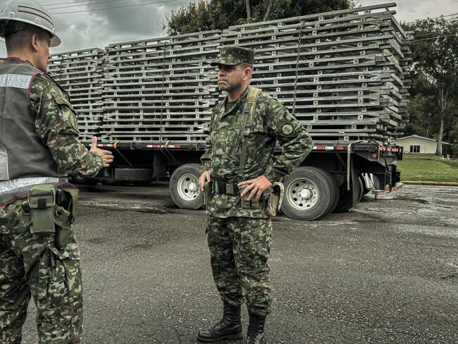 La estructura metálica modular semipermanente ya ingresó al territorio. Crédito: Ejército Nacinal.