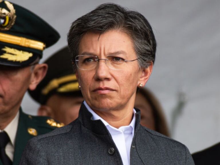 Claudia López durante la ceremonia de toma de mando de la general de brigada de la policía colombiana Sandra Patricia Hernández // Foto: Getty images