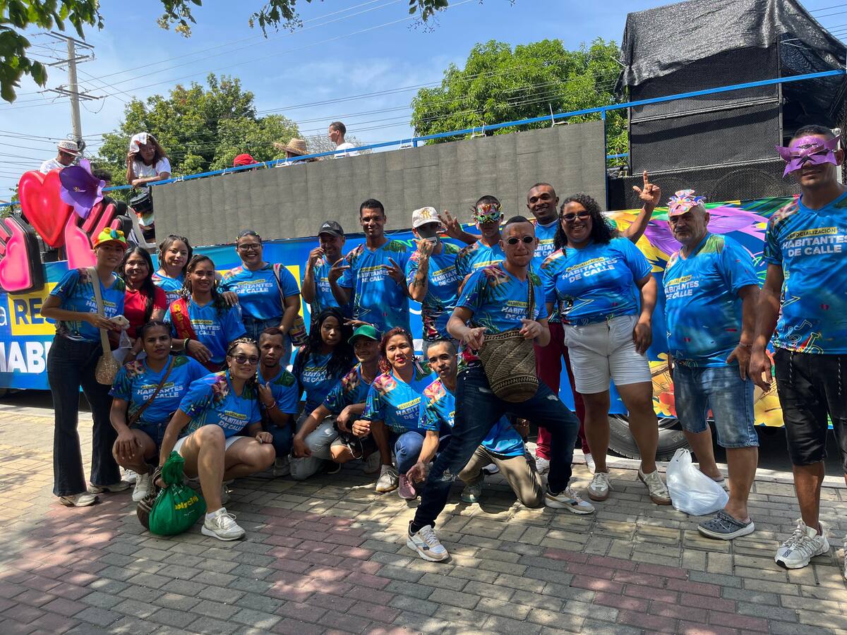 Habitantes en condición de calle resocializados participaron en desfile de Carnaval en Santa Marta