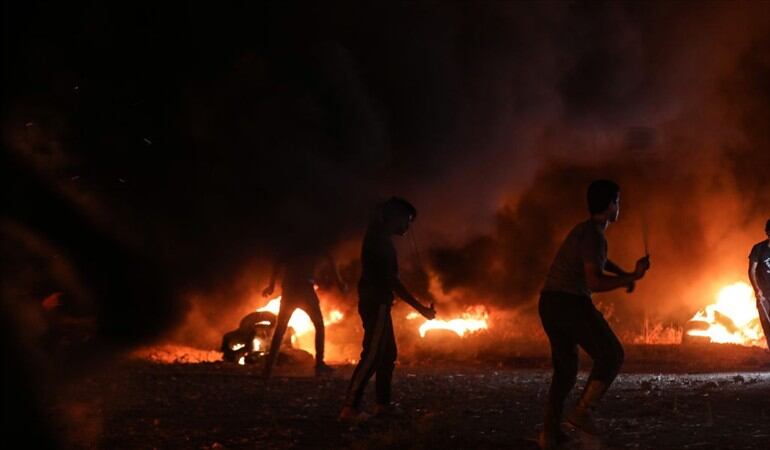 Israel bombardea Gaza tras disturbios en protestas en la valla de separación. Foto: Getty Images / Anadolu Agency / Colaborador