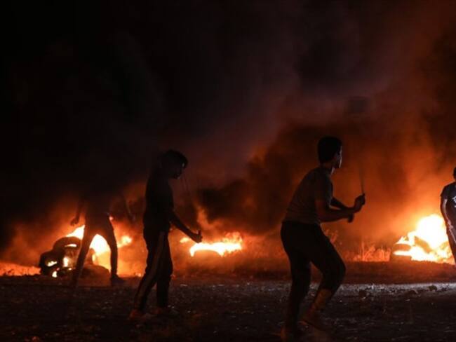 Israel bombardea Gaza tras disturbios en protestas en la valla de separación. Foto: Getty Images / Anadolu Agency / Colaborador