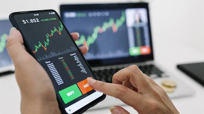 ¿Quiere invertir en la bolsa de Colombia? Estas aplicaciones podrían ayudarle. Foto: Getty Images