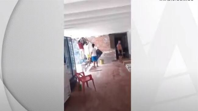 En Sigue La W denuncian que en este centro penitenciario hay piscina y se realizan fiestas y asados. . Foto: Captura de video