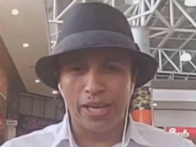 Las trovas del senador 'Manguito' a Vicky, Uribe, Duque, Santos y Petro