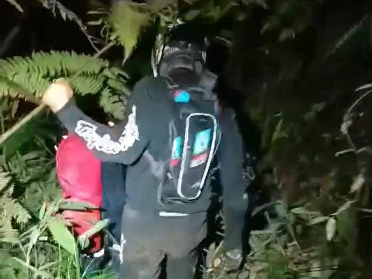 Rescatan a motocrosistas extraviados en zona montañosa de Pance