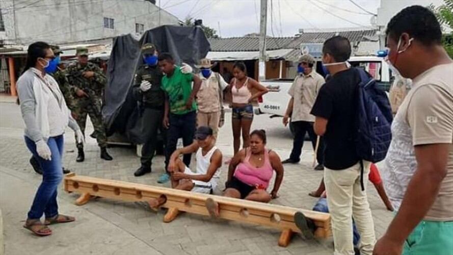 Con cepo castigan a indígenas que incumplen aislamiento preventivo en Tuchín. Foto: Cortesía