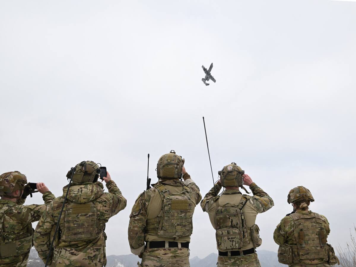 Un avión militar de Corea del Sur lanzó por error ocho bombas e hirió a siete civiles en Pocheon