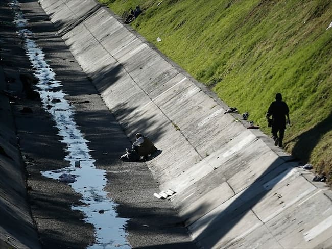 Semanas después de ser desalojados del sector del Bronx, habitantes de calle se tomaron la intersección entre la carrera 30 y la calle sexta. Foto: Colprensa - Juan Páez