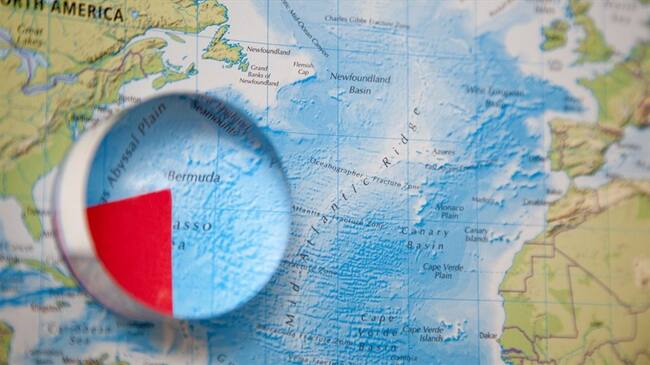 Rubén López es el nadador español que nadó 20 km en el Triángulo de las Bermudas. Foto: Getty Images