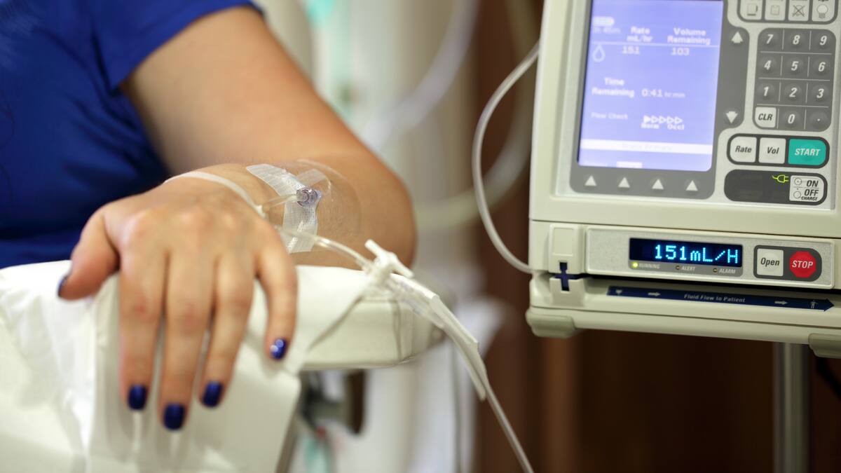 MinEducación despidió a mujer con cáncer y se niega a restablecer sus derechos pese a orden de un juez