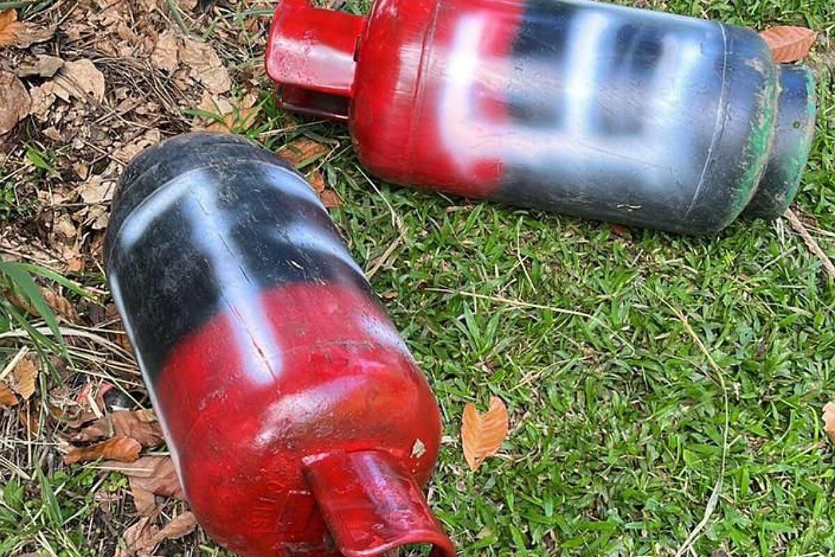 Hasta la zona se trasladaron tropas del Batallón de Alta Montaña número 4 para custodiar las labores de los técnicos, quienes retiraron los cilindros. Crédito: Ejército Nacional. 