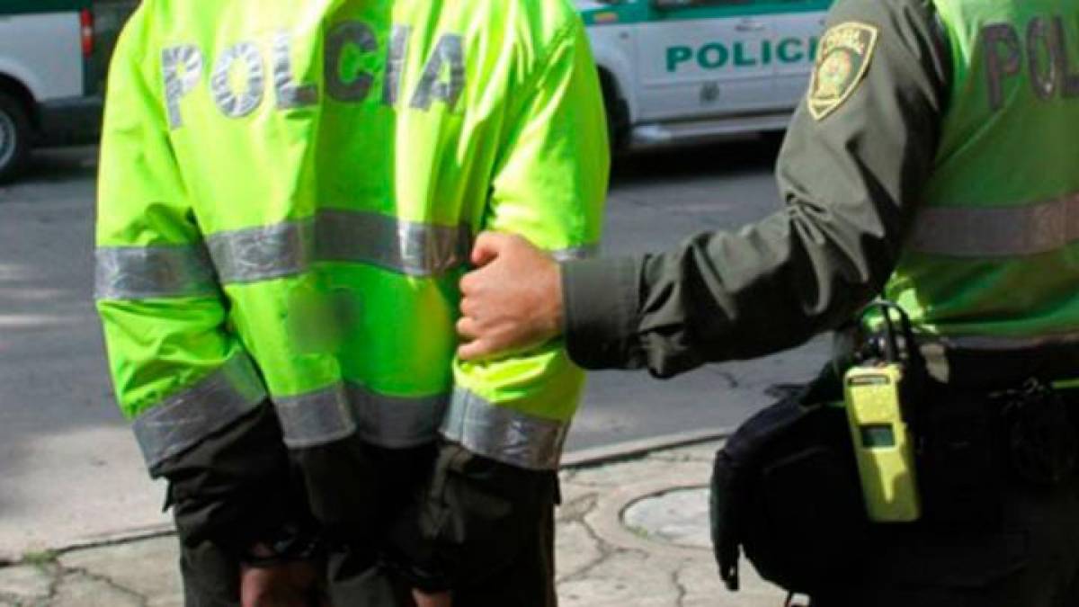 Policía capturado - Referencia